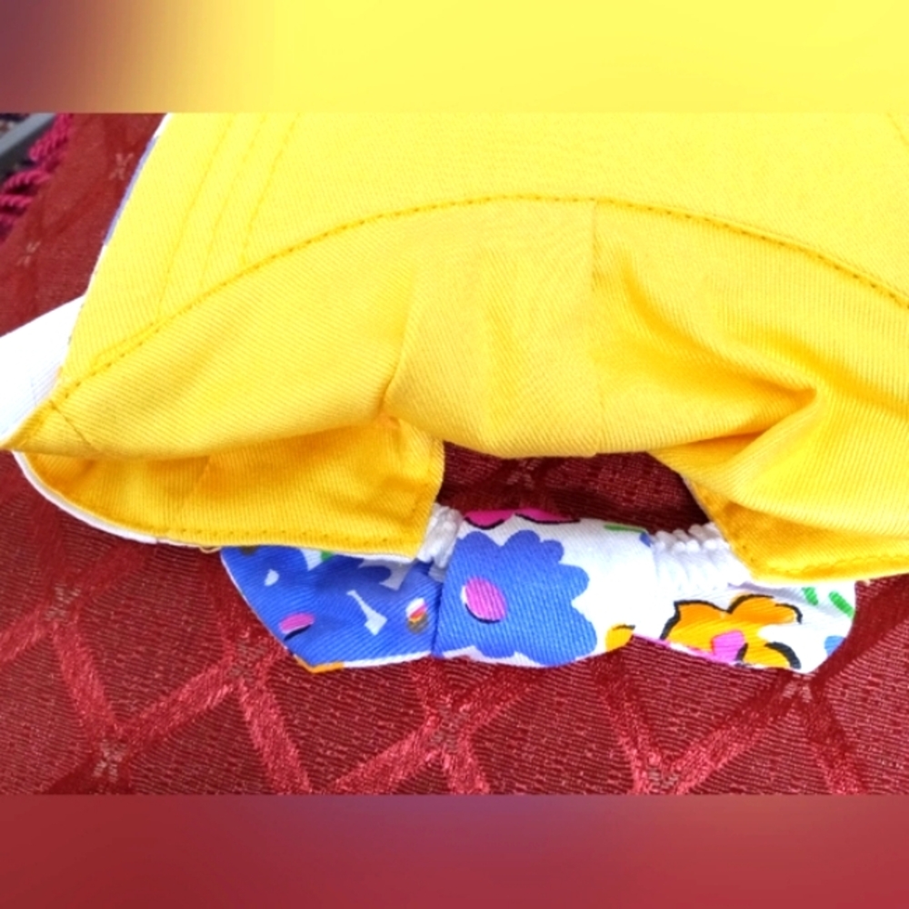 Sunhat Reversible 🤍Cool White🤍 🌞Sunny Yellow🌞 - Picture 6 of 9
